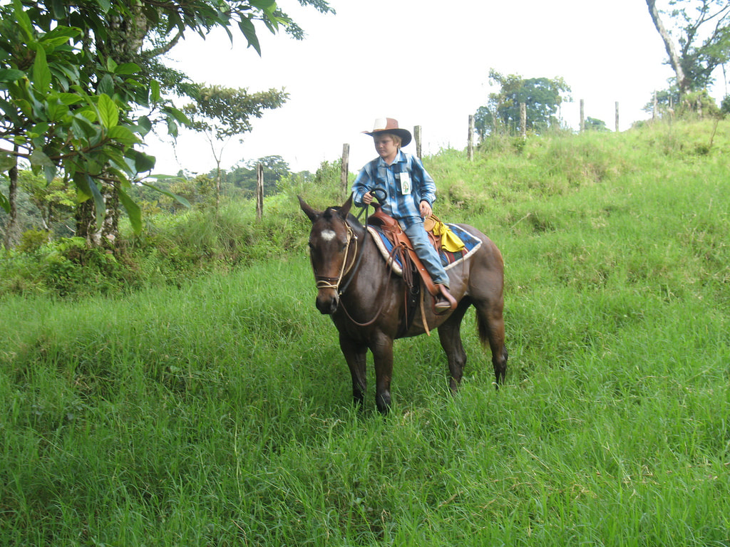 youth farming Tilaran Costa Rica